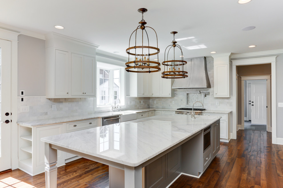 Kitchen - transitional kitchen idea in DC Metro