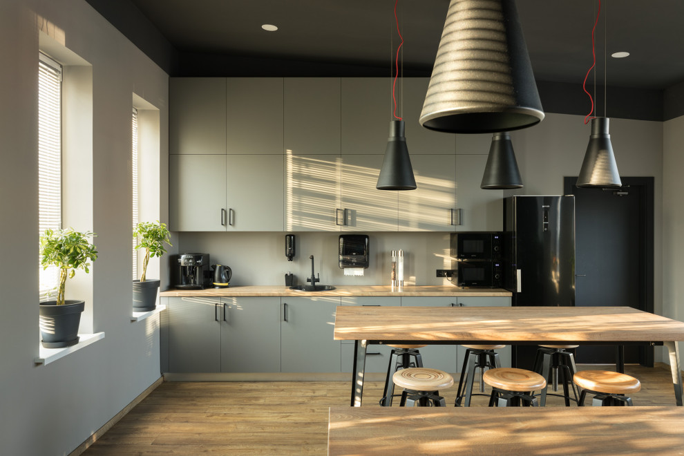 Tradomatic office space