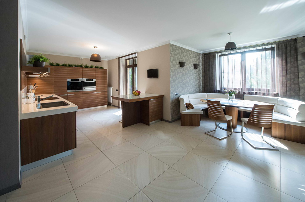 Открытое пространство кухни и гостиной