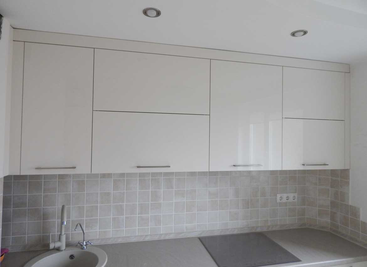 Кухни с фасадами из пластика