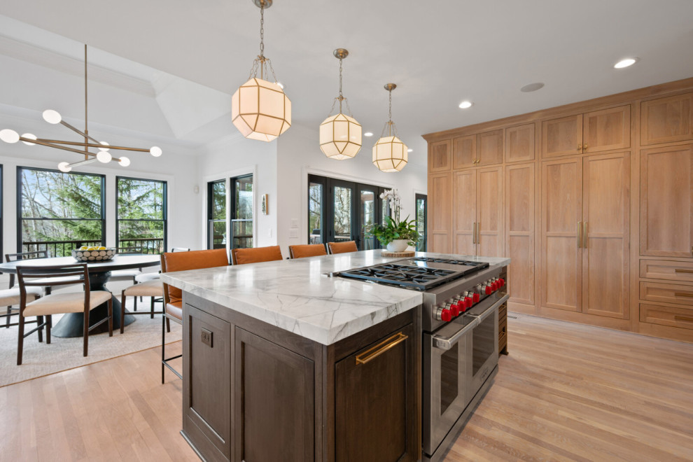 Transitional kitchen photo in Atlanta