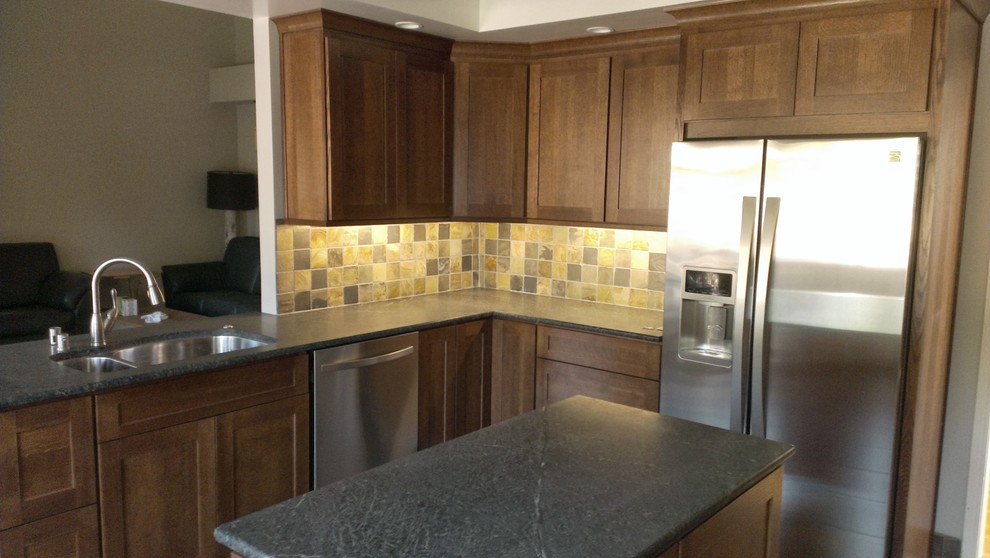 Transitional kitchen photo in San Francisco