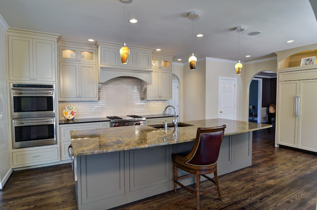 Kitchen traditional-kitchen