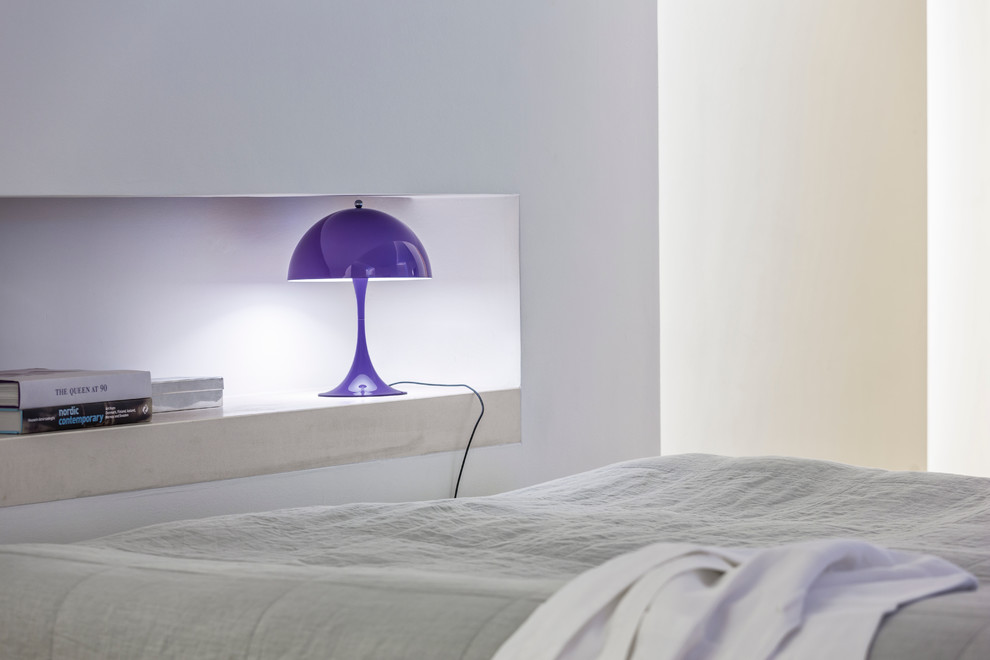 東京23区にあるモダンスタイルのおしゃれな寝室のレイアウト