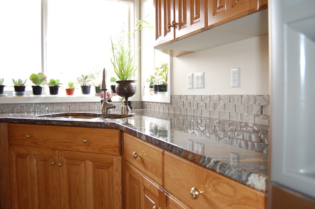 Granite Counter Tops And Glass Tile Back Splash Modern Kitchen