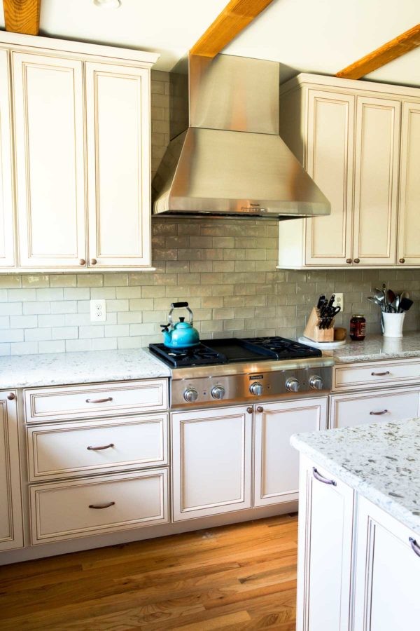 Kitchen - transitional kitchen idea in Baltimore