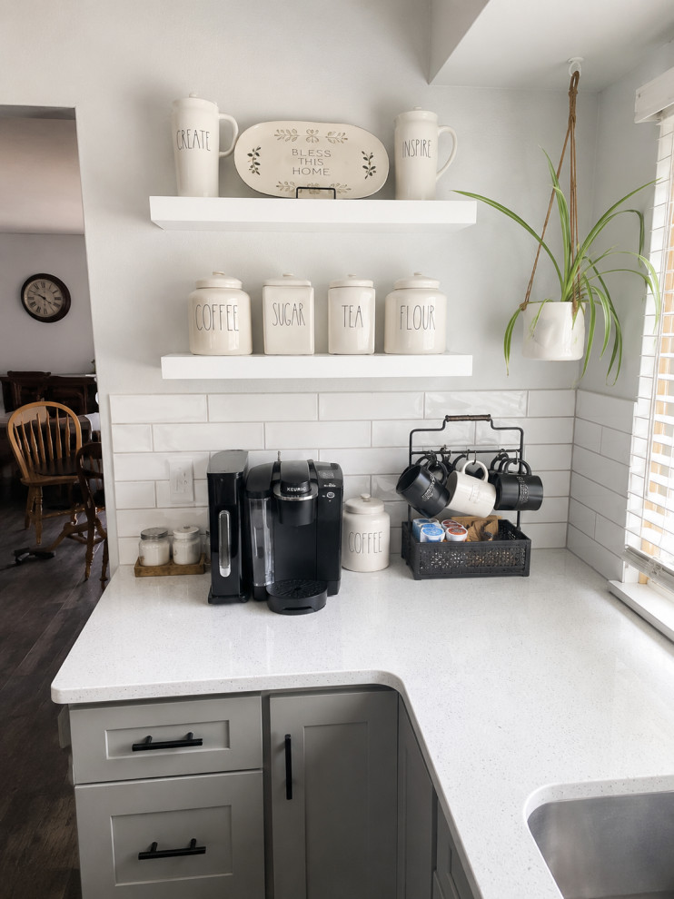 Jackson / White & Grey Shaker Kitchen