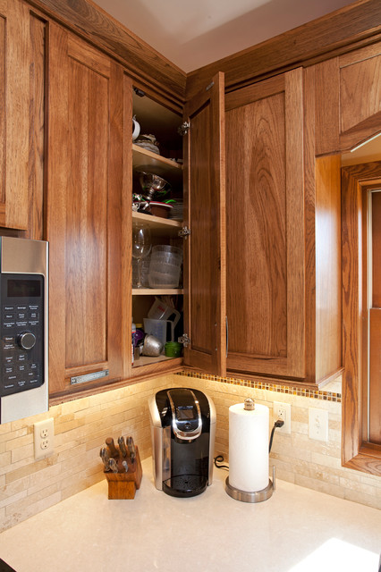 Warm Hickory Kitchen rustico-cocina
