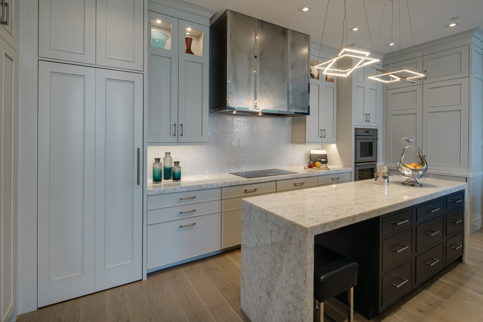 Transitional kitchen photo in Chicago
