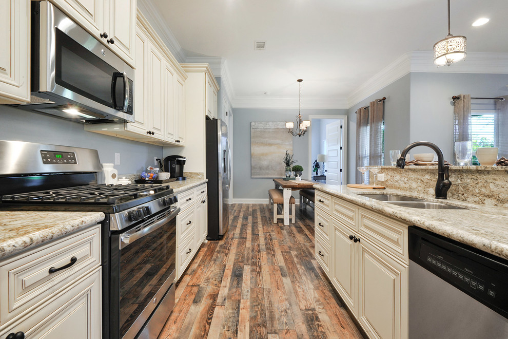 Kitchen - cottage kitchen idea