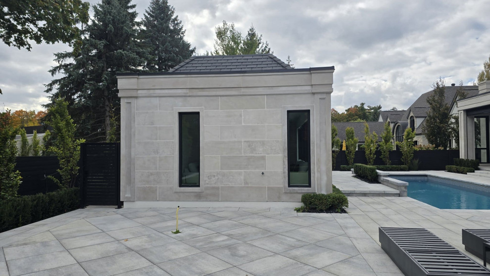 Inspiration for a transitional home design remodel in Toronto
