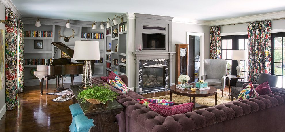 Example of an eclectic home design design in Charleston