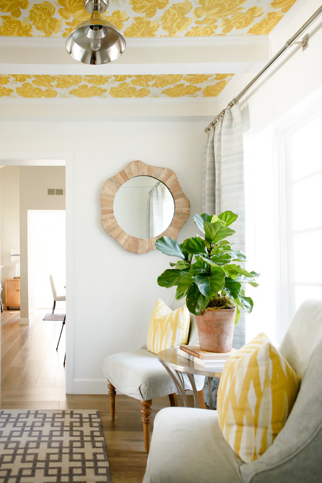 Transitional entryway photo in Orange County