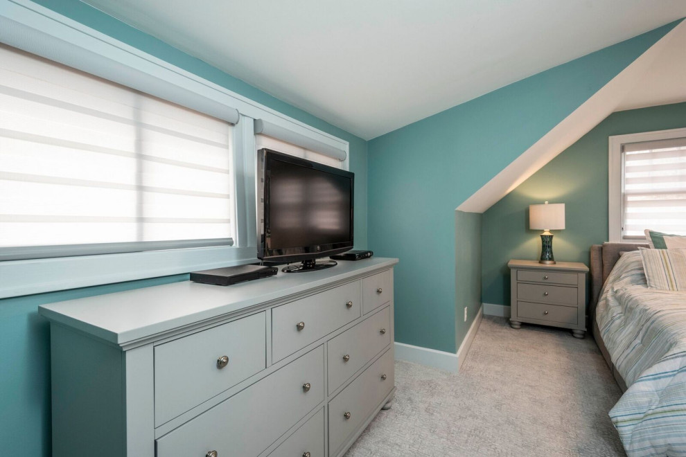 Small transitional master carpeted and gray floor bedroom photo in Indianapolis with green walls