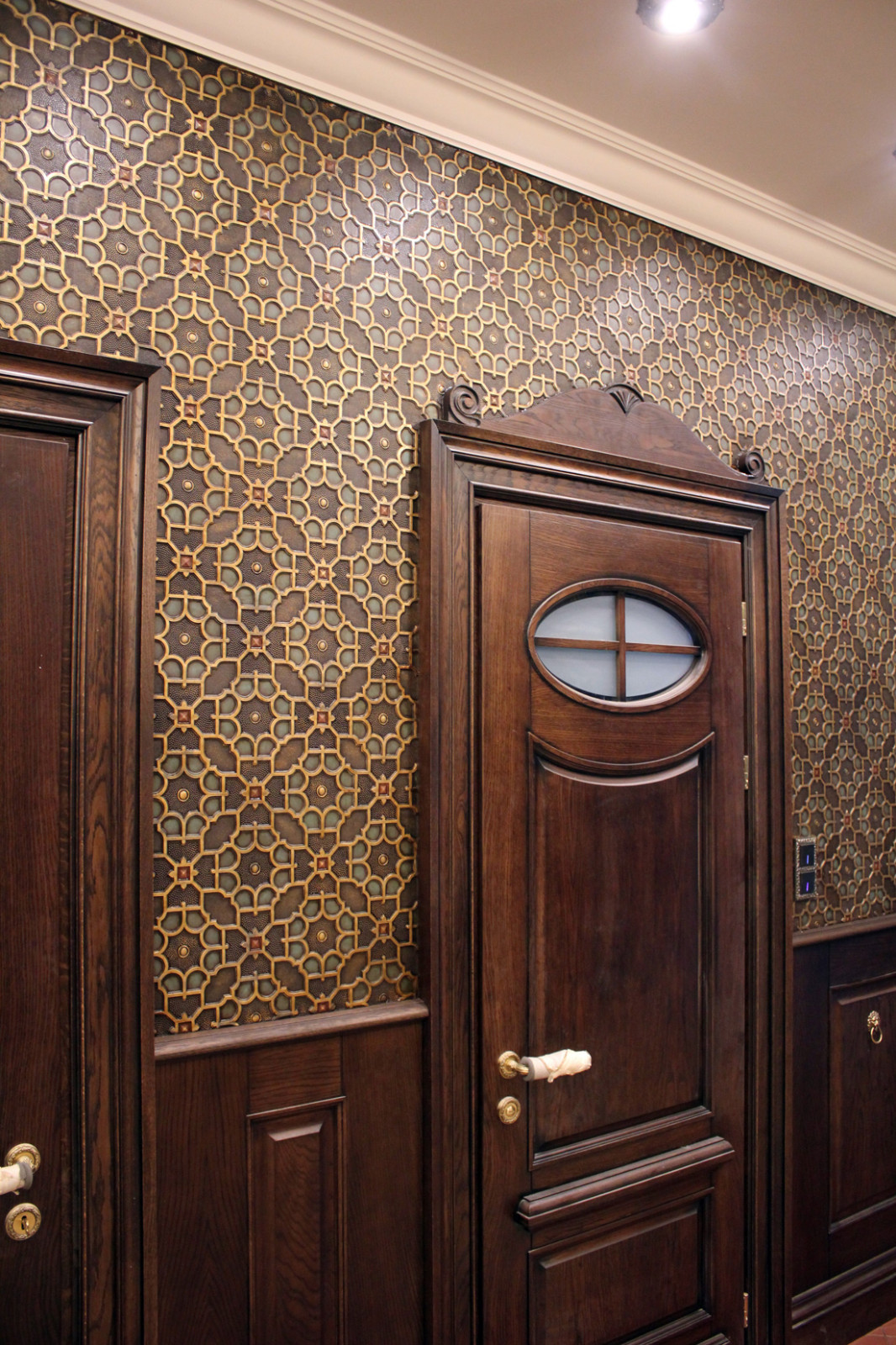 Красивый загородный дом