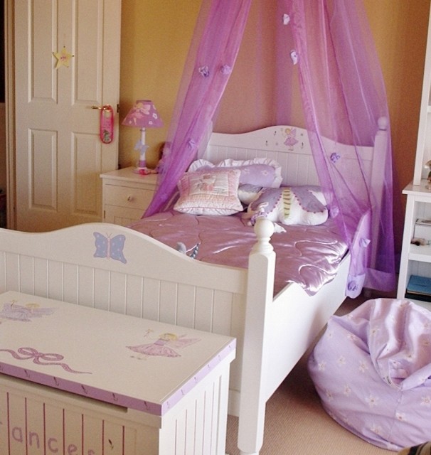 Contemporary kids' bedroom in Perth for girls.