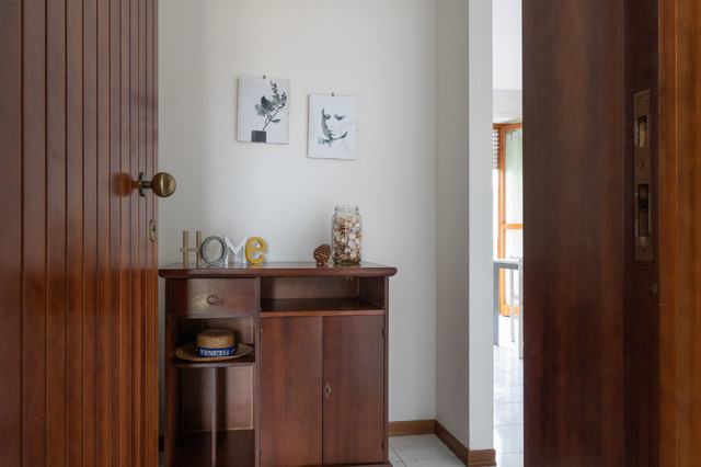 Abruzzo Appartamento Profumo di Mare contemporary-entrance