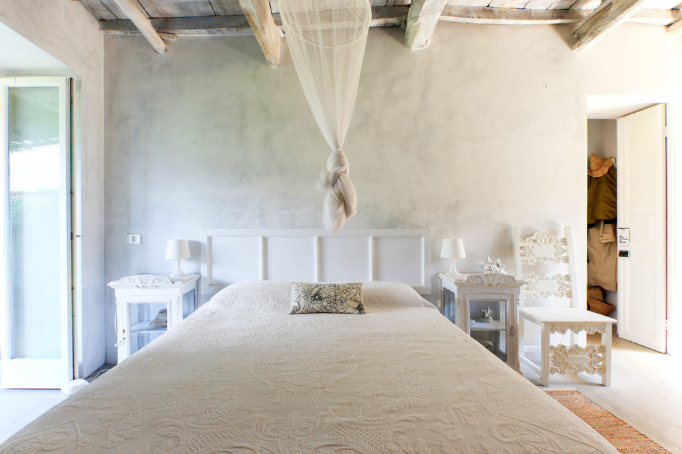 Inspiration for a mediterranean bedroom in Milan.