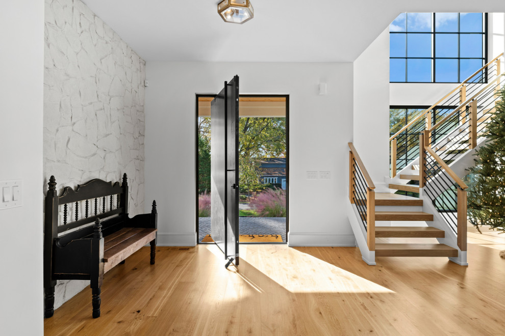 Example of a transitional entryway design in Charlotte