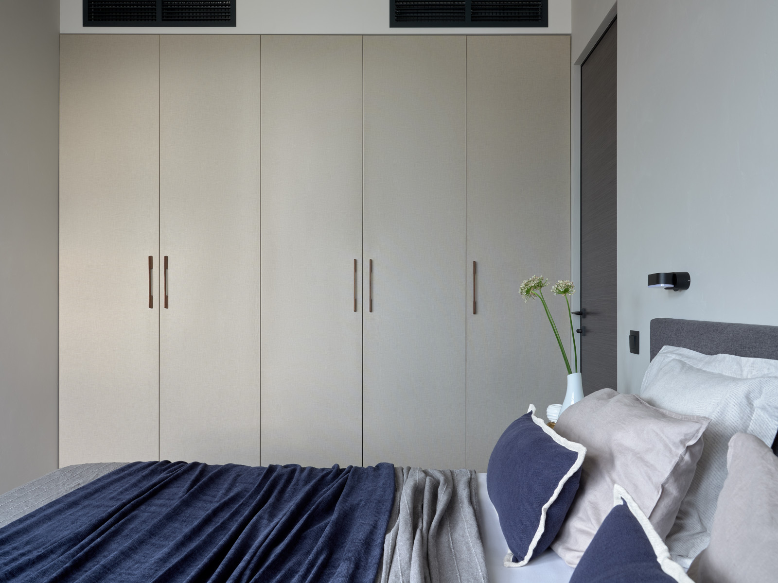 Аппартаменты на 35 этаже. Дизайнер Валерия Москалева. Публикация Elle Decoration