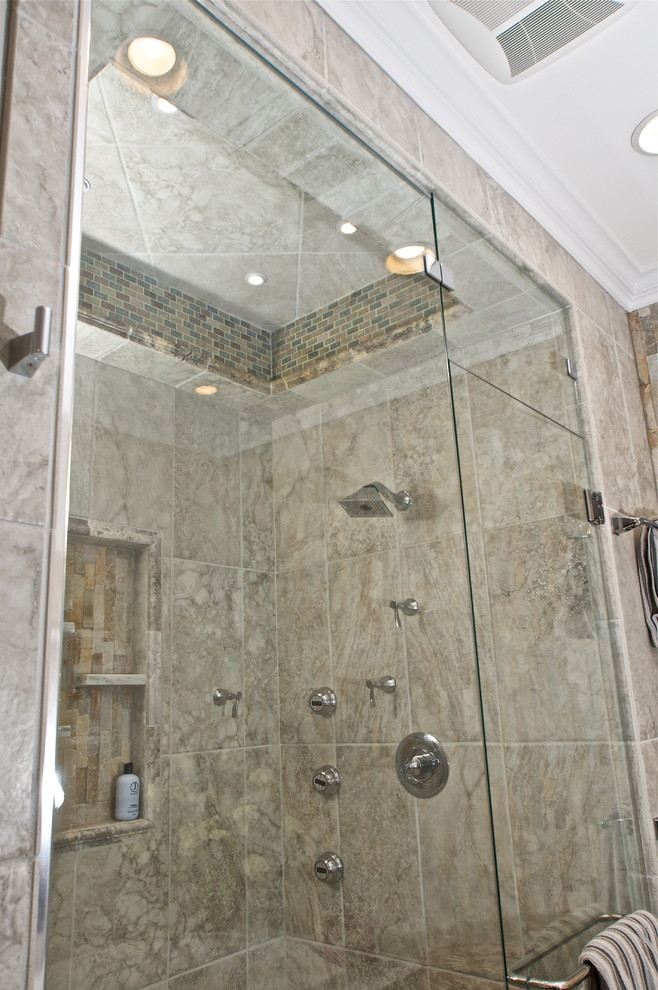 Dor Master Bath