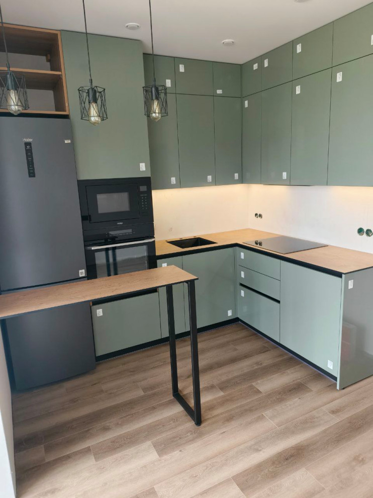 Угловая столешница из компакт-пластика