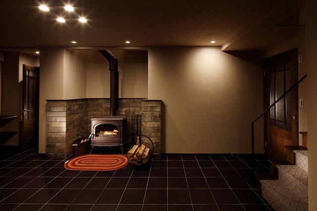 紙飛行機の家 mid-century-wohnzimmer