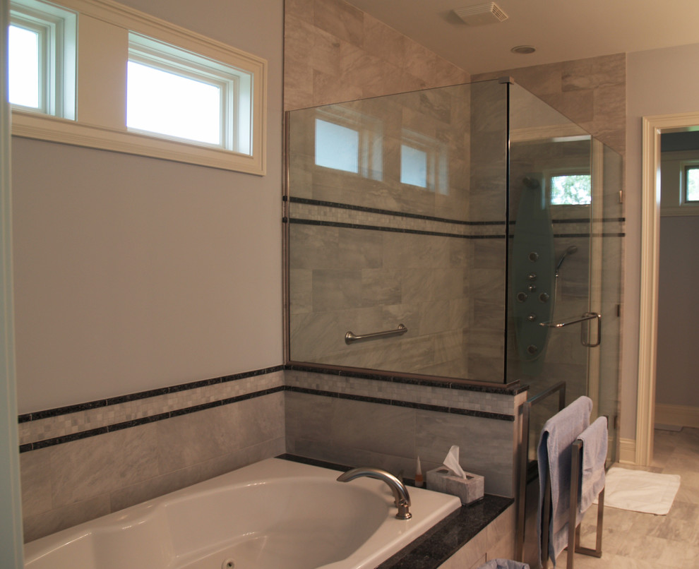 Bathroom - bathroom idea in Chicago