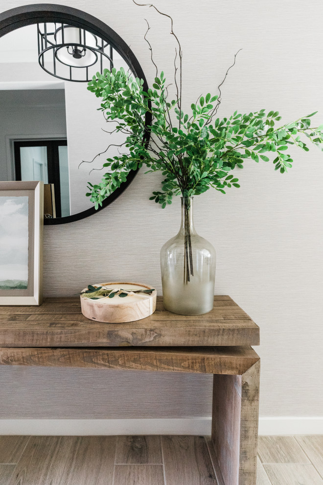 Inspiration for a modern home design remodel in Phoenix