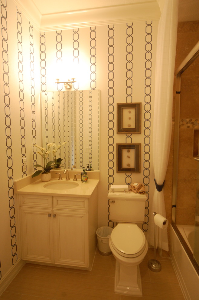 Eclectic home design photo in Miami