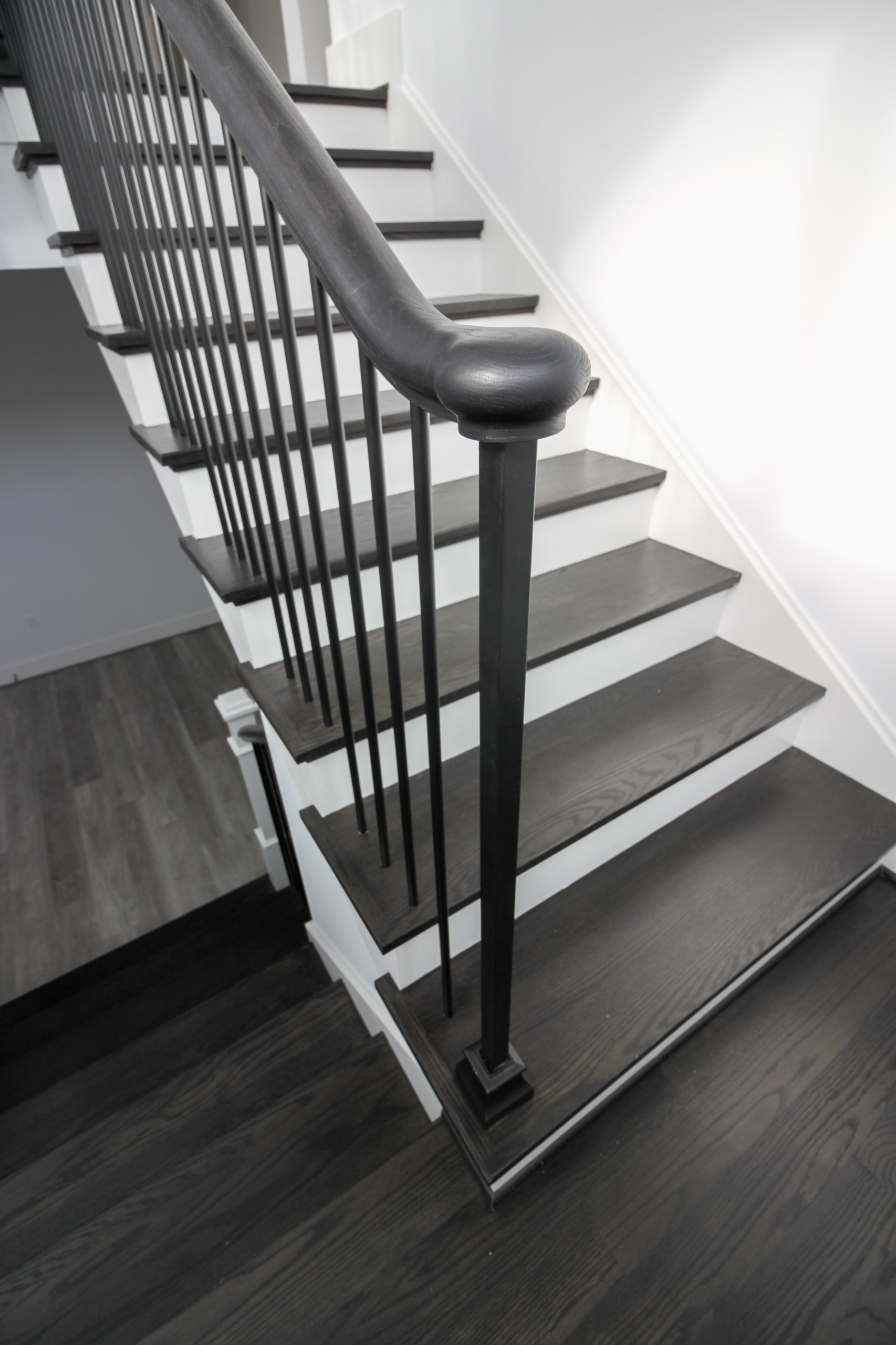90_Classic Staircase with a Contemporary Twist, McLean VA 22101