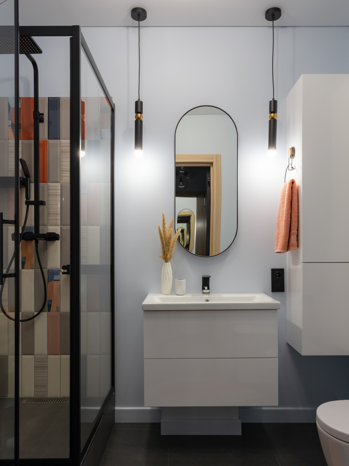 Малые м2 - не помеха комфорта. Смелый и яркий интерьер для молодой семьи