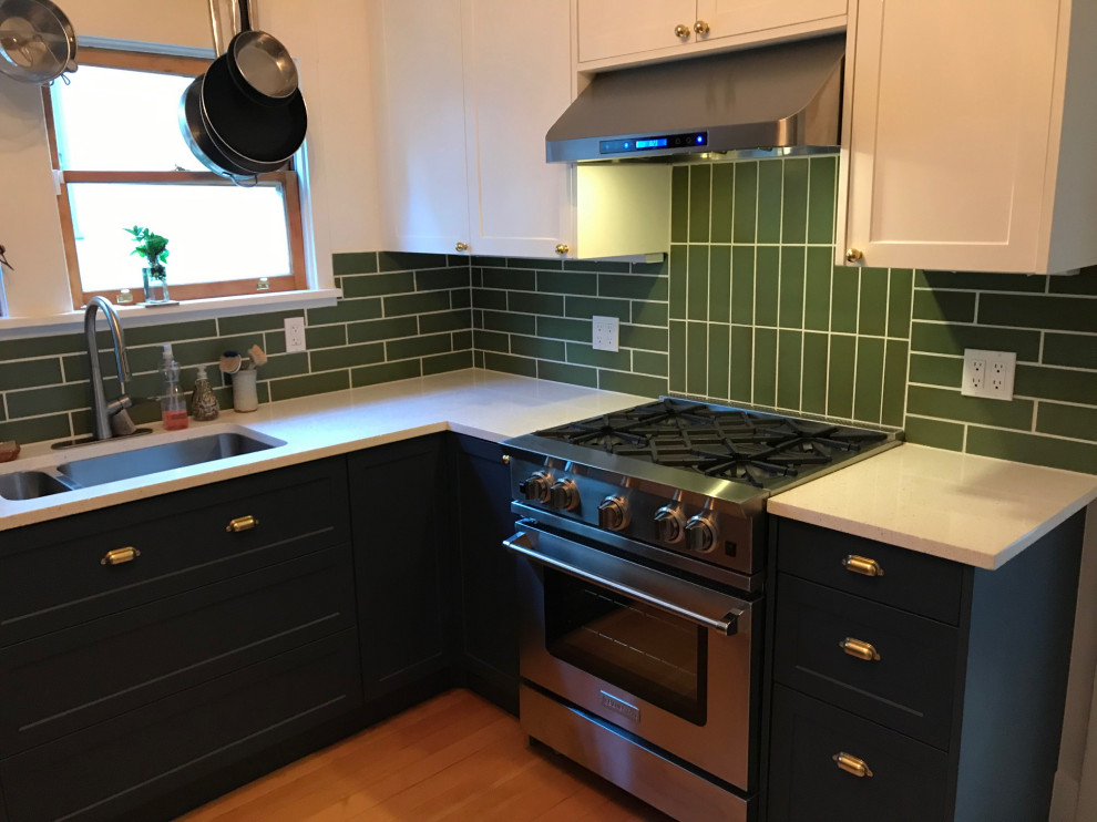 Kitchen - transitional kitchen idea