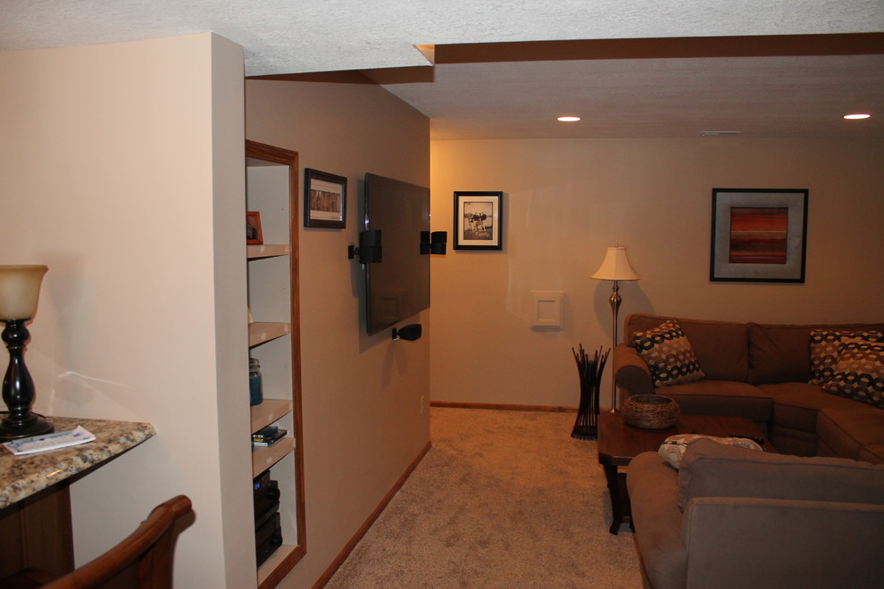 Inspiration for a timeless basement remodel in Kansas City