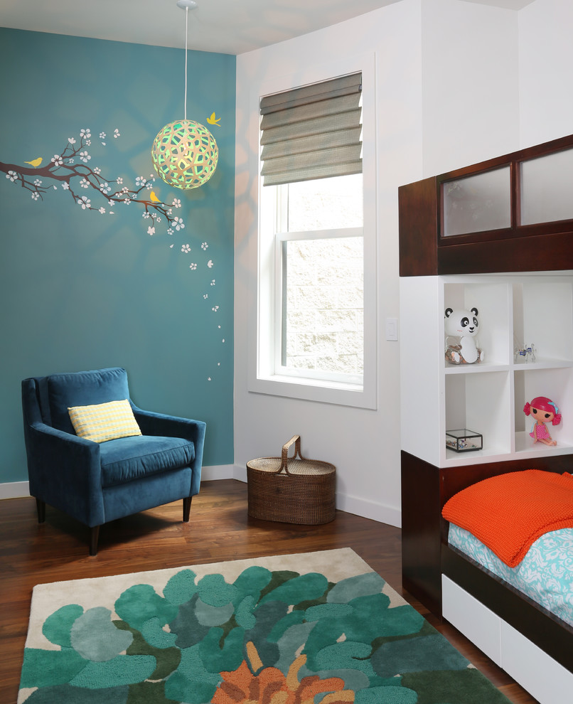 Inspiration for a transitional kids' bedroom for kids 4-10 years old in Chicago.
