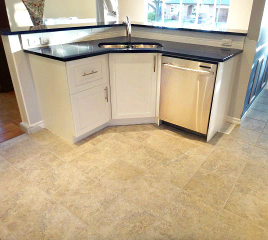 Eat-in kitchen - large transitional u-shaped eat-in kitchen idea in Toronto with recessed-panel cabinets, white cabinets, quartzite countertops, white countertops, an undermount sink and stainless steel appliances