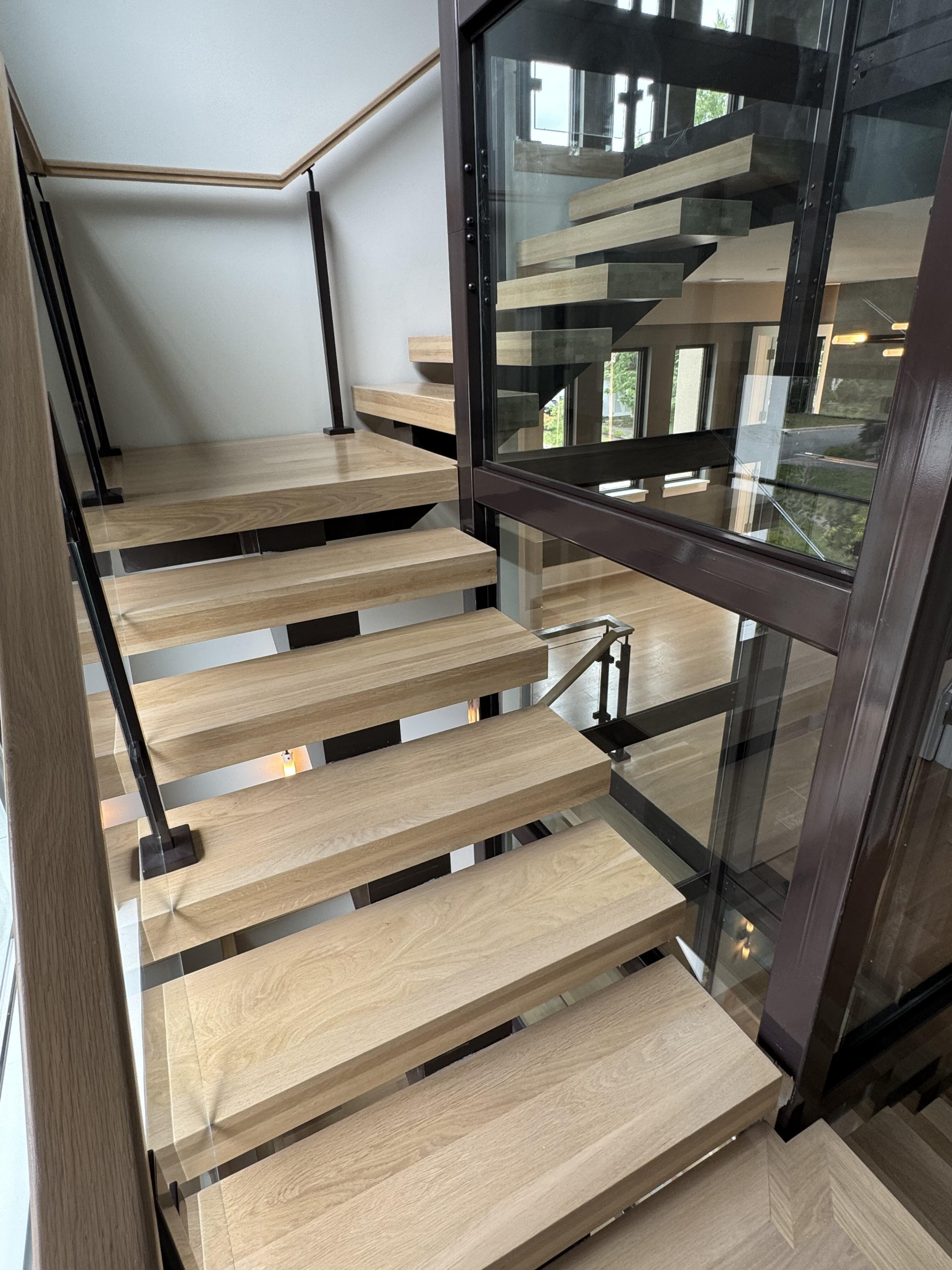 136_Modern Mono-Beam Encircling Glass Elevator, Bethesda, MD 20814