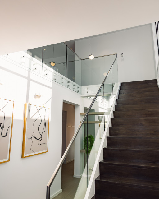 Maple contemporary-trappa