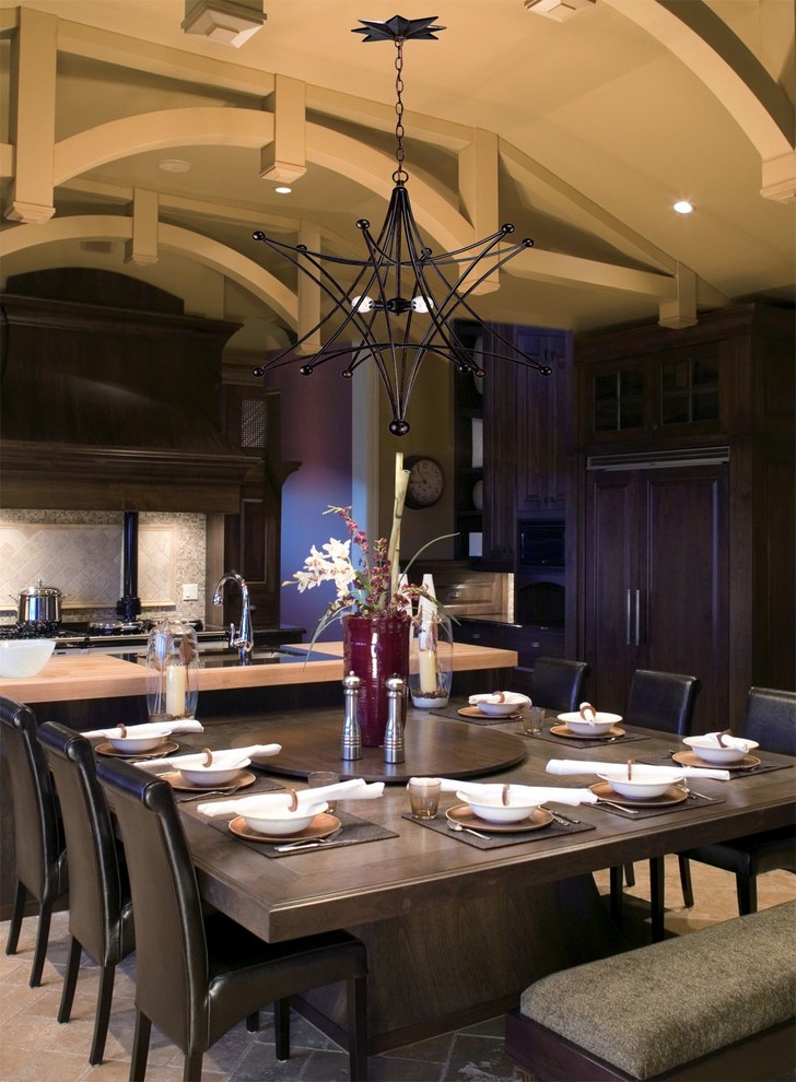 Example of a transitional kitchen design in Chicago