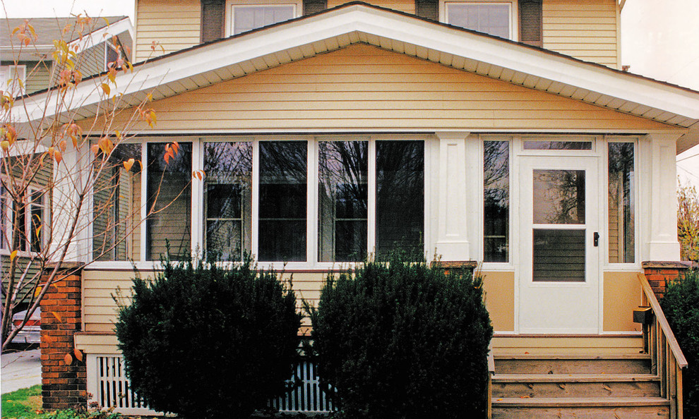 Example of a classic exterior home design in Cleveland