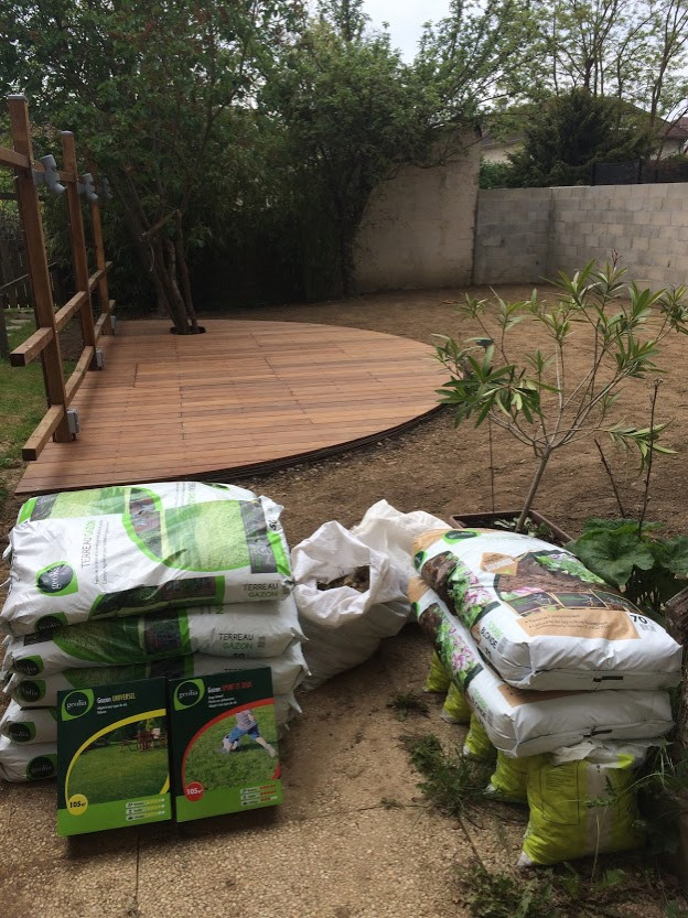 Terrasse en bois exotique - Ipé - conçue en demi-lune