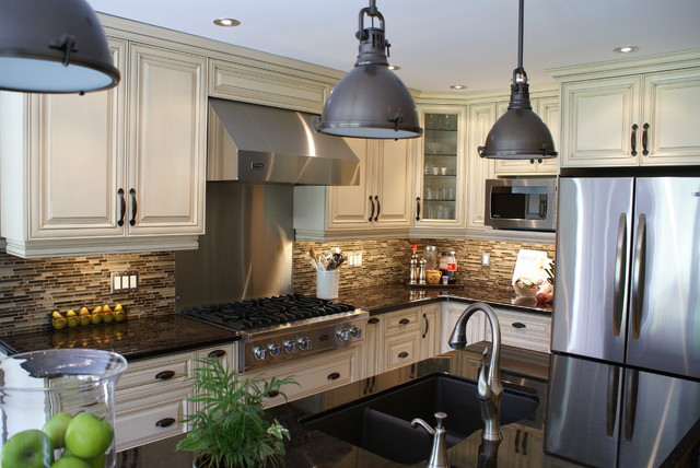 Kitchen: Bold Neutrals klassisch-modern-kueche