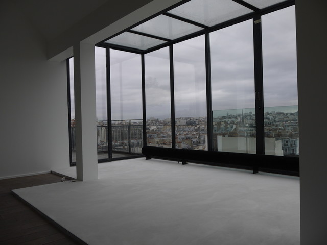 Cette image montre une maison design.