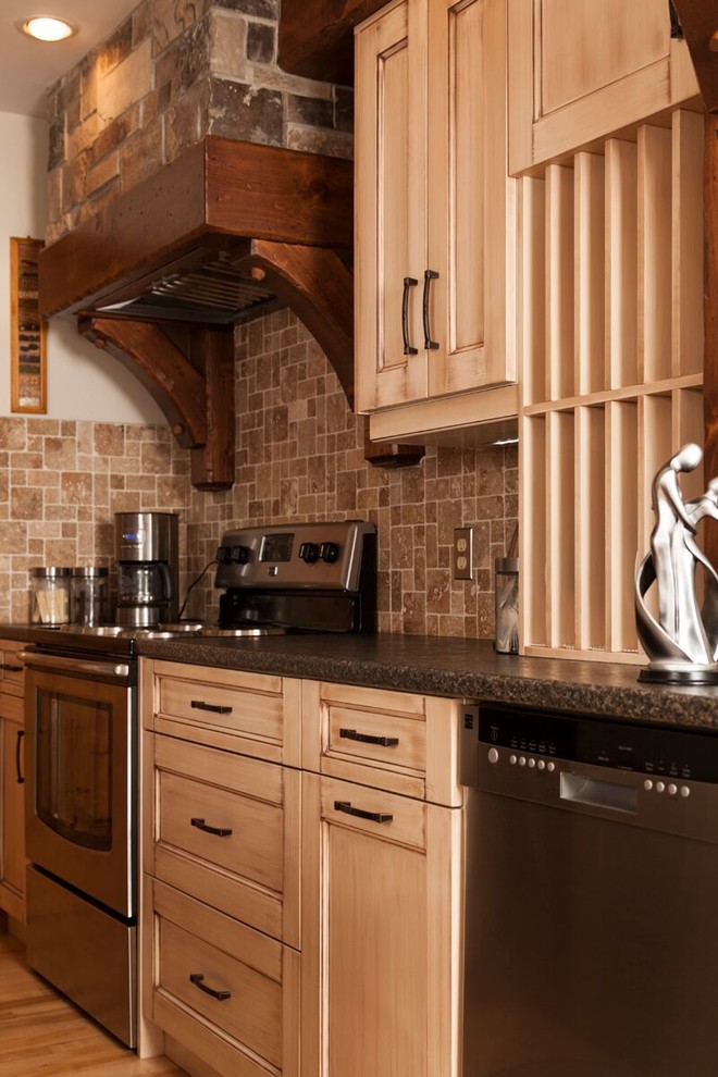 Mountain style kitchen photo in Toronto