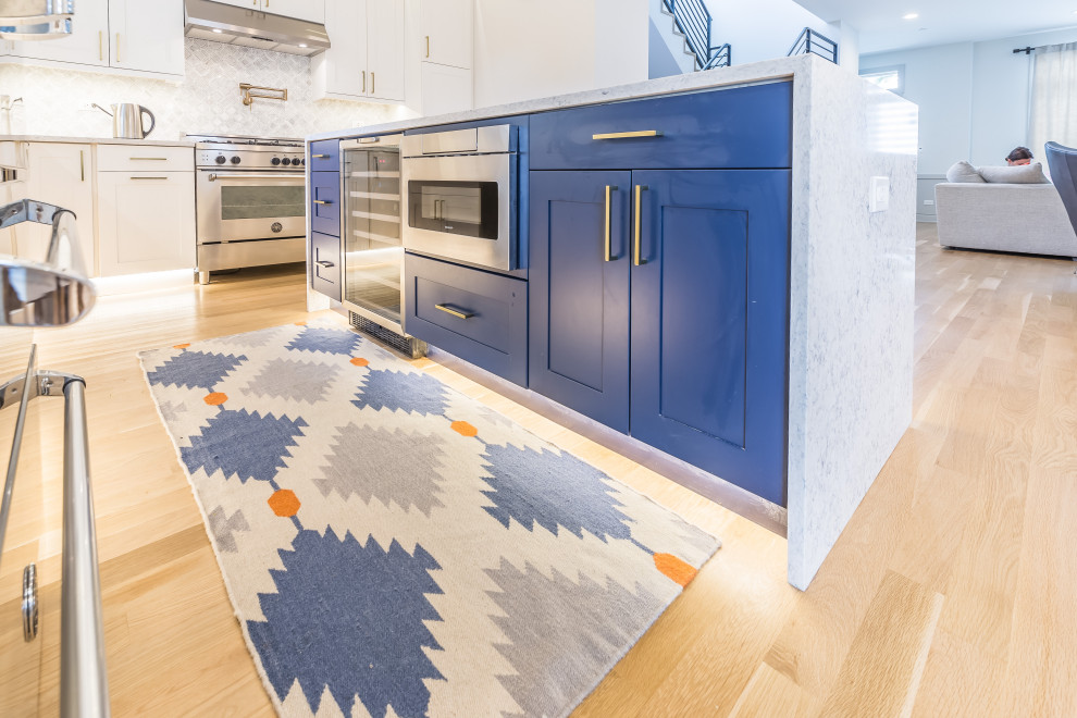 Inspiration for a transitional kitchen remodel in Chicago
