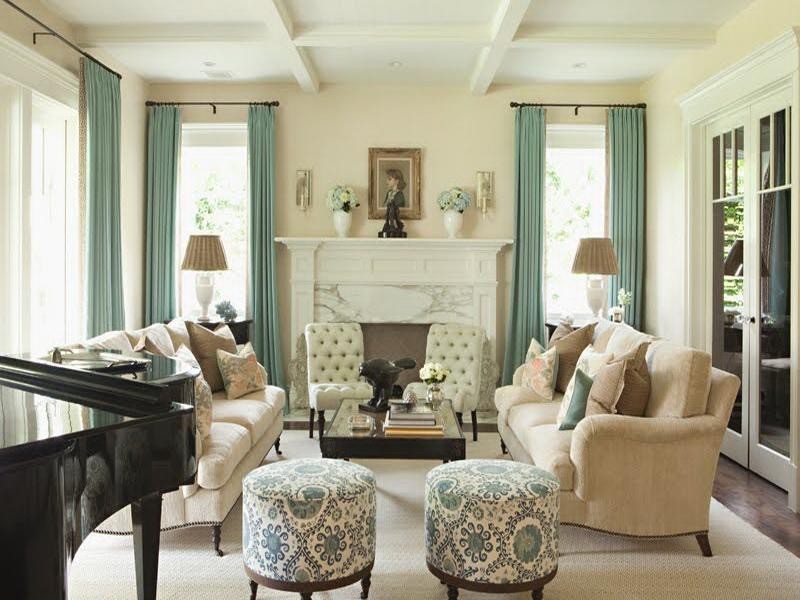 Inspiration for a transitional home design remodel in Chicago