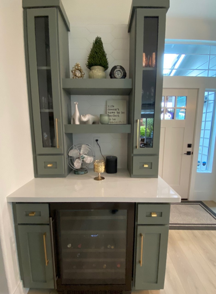 Folsom- Upscale Transitional Kitchen