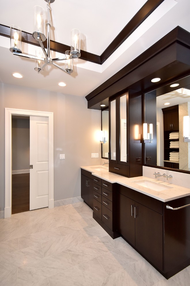 Home design - transitional home design idea in Chicago