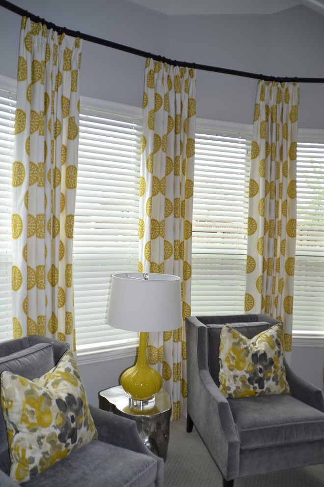 Home design - transitional home design idea in Dallas