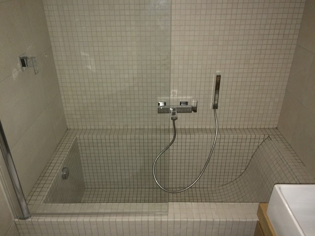 niro0415 modern-badezimmer
